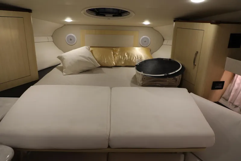 Slide: The Image of Regal 33 Express 2024 - 14