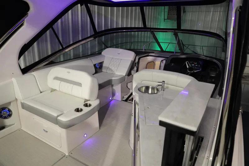 Slide: The Image of Regal 33 Express 2024 - 16