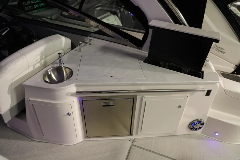 Slide: The Image of Regal 33 Express 2024 - 17