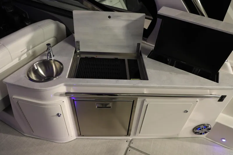 Slide: The Image of Regal 33 Express 2024 - 18