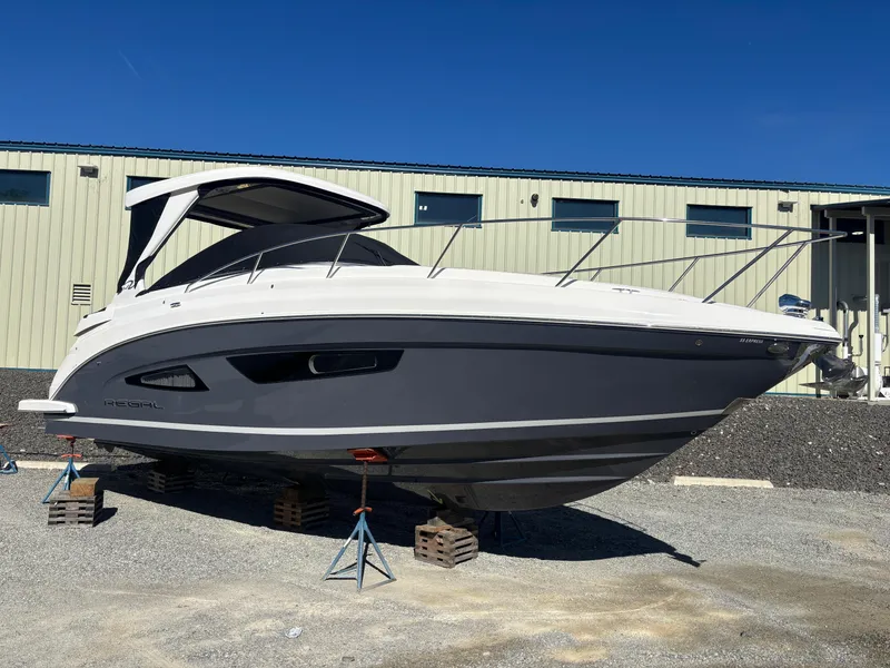 Slide: The Image of Regal 33 Express 2024 - 4