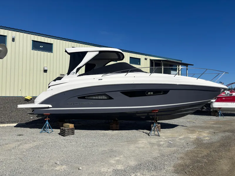 Slide: The Image of Regal 33 Express 2024 - 5