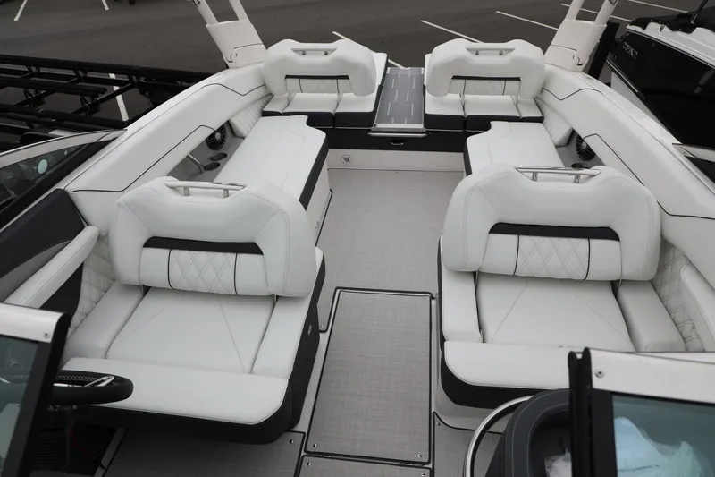 Slide: The Image of Regal LS6 2024 - 16