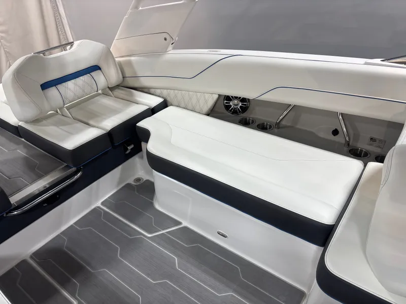 Slide: The Image of Regal LS6 2023 - 10