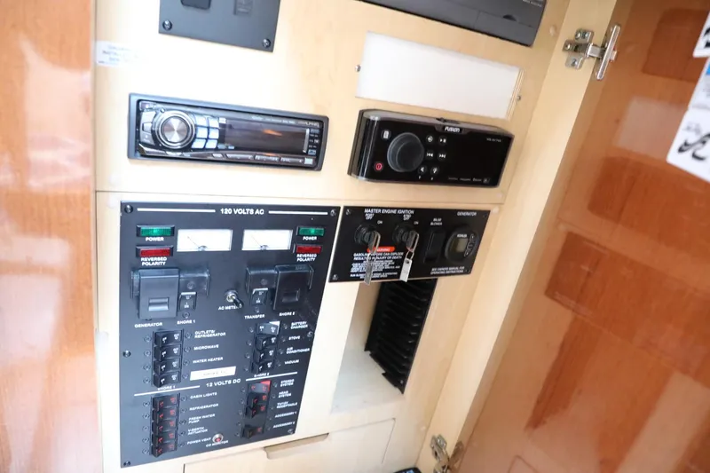 Slide: The Image of Sea Ray 330 Sundancer 2008 - 14