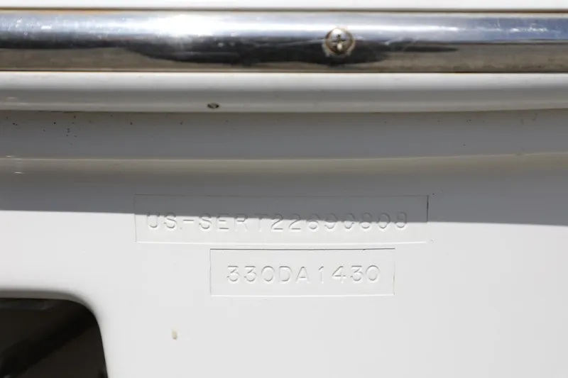 Slide: The Image of Sea Ray 330 Sundancer 2008 - 17