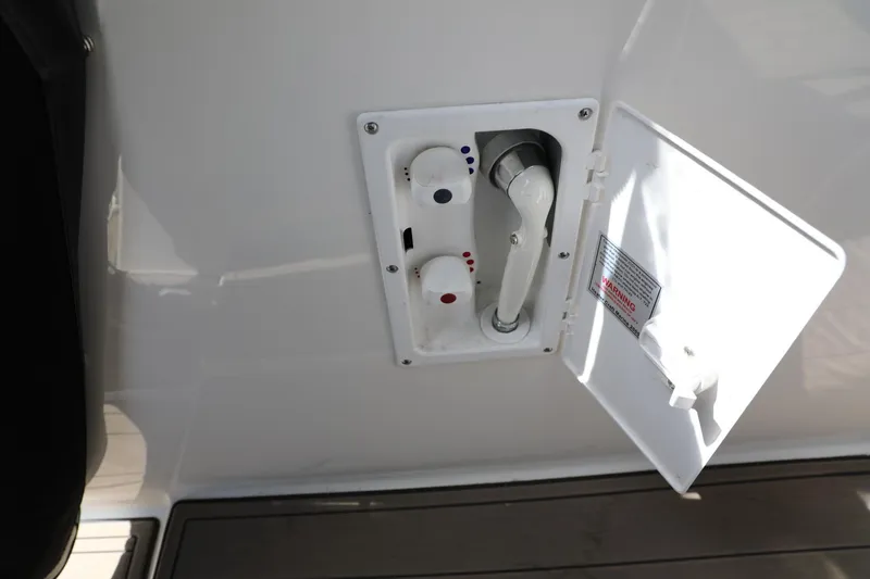 Slide: The Image of Sea Ray 330 Sundancer 2008 - 18