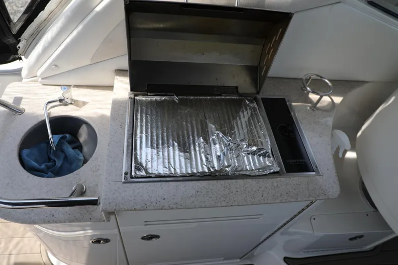 Slide: The Image of Sea Ray 330 Sundancer 2008 - 22