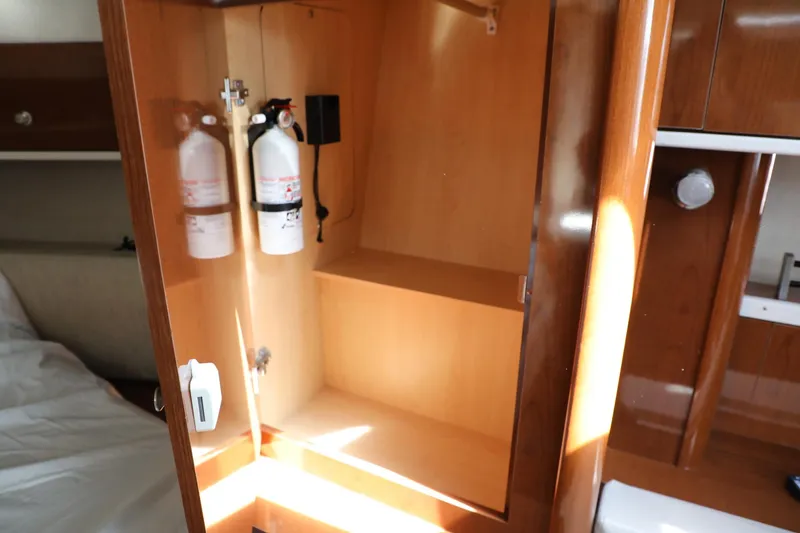 Slide: The Image of Sea Ray 330 Sundancer 2008 - 9