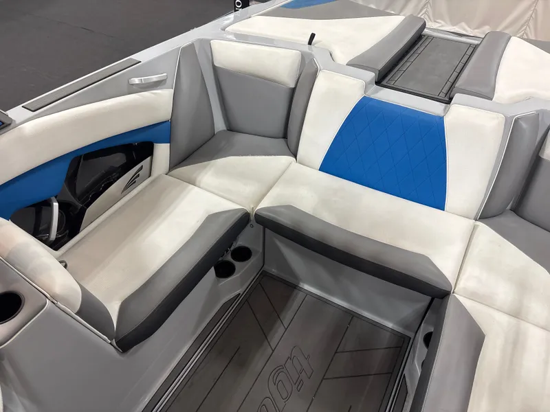 Slide: The Image of Tige R23 2017 - 12