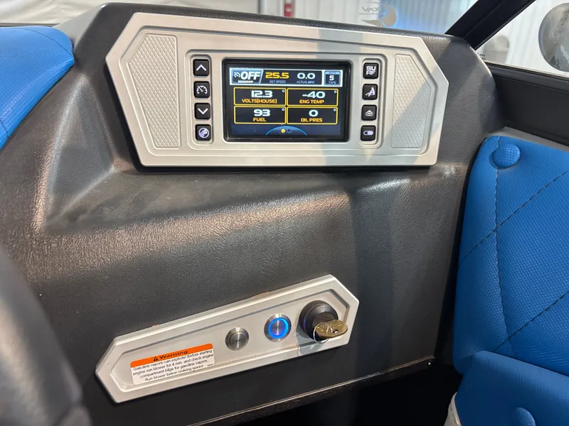 Slide: The Image of Tige R23 2017 - 16