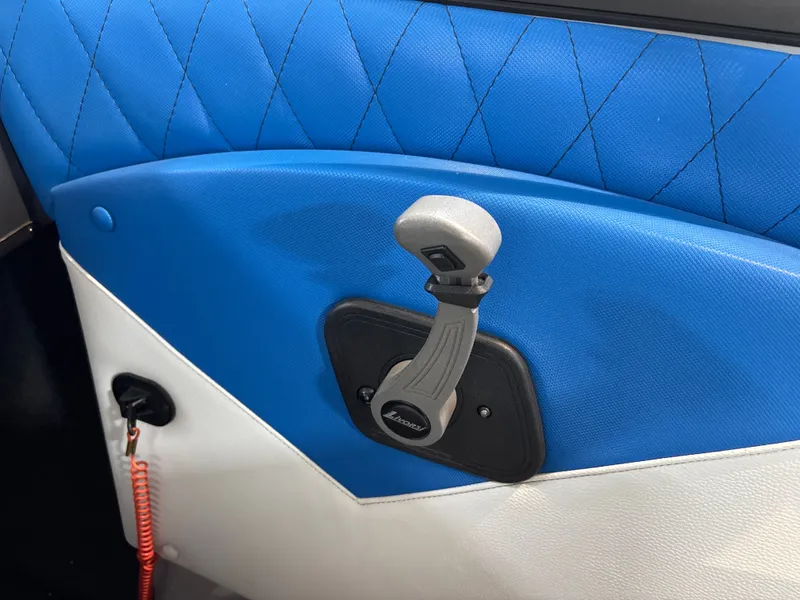 Slide: The Image of Tige R23 2017 - 17