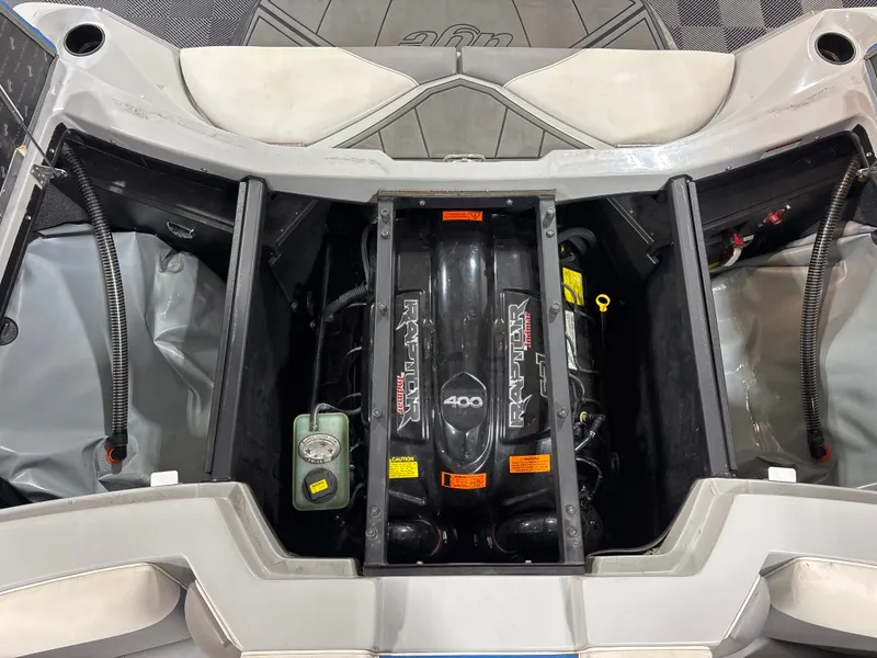 Slide: The Image of Tige R23 2017 - 20