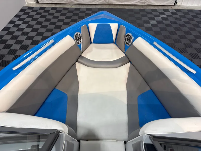 Slide: The Image of Tige R23 2017 - 8