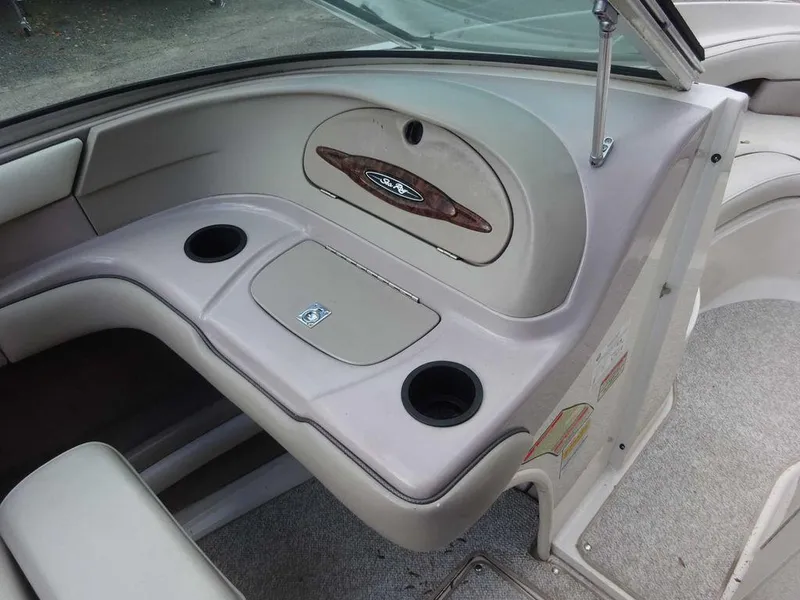 Slide: The Image of Sea Ray 200 Bow Rider 2003 - 15