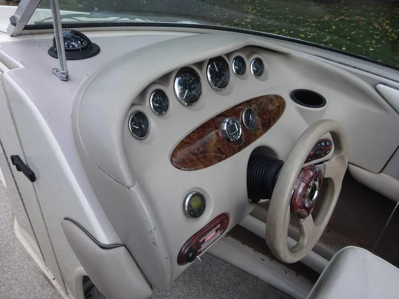 Slide: The Image of Sea Ray 200 Bow Rider 2003 - 16