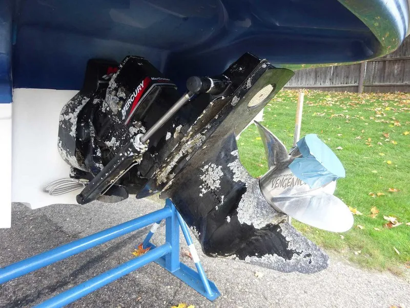 Slide: The Image of Sea Ray 200 Bow Rider 2003 - 21