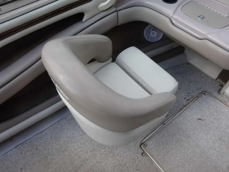 Slide: The Image of Sea Ray 200 Bow Rider 2003 - 36