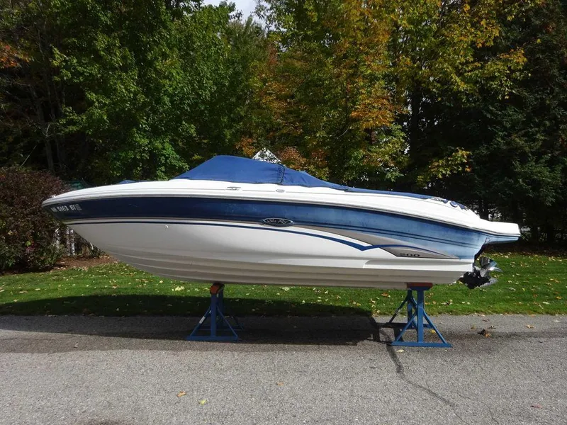 Slide: The Image of Sea Ray 200 Bow Rider 2003 - 48