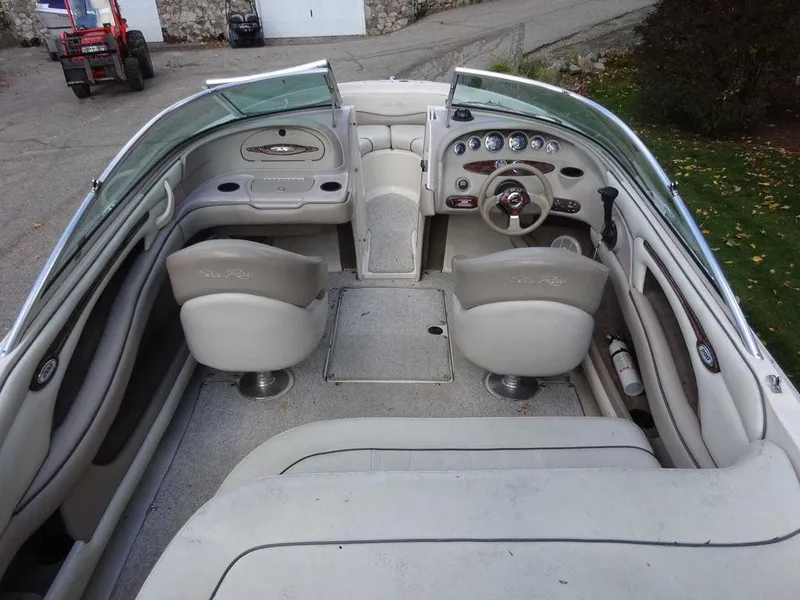 Slide: The Image of Sea Ray 200 Bow Rider 2003 - 56