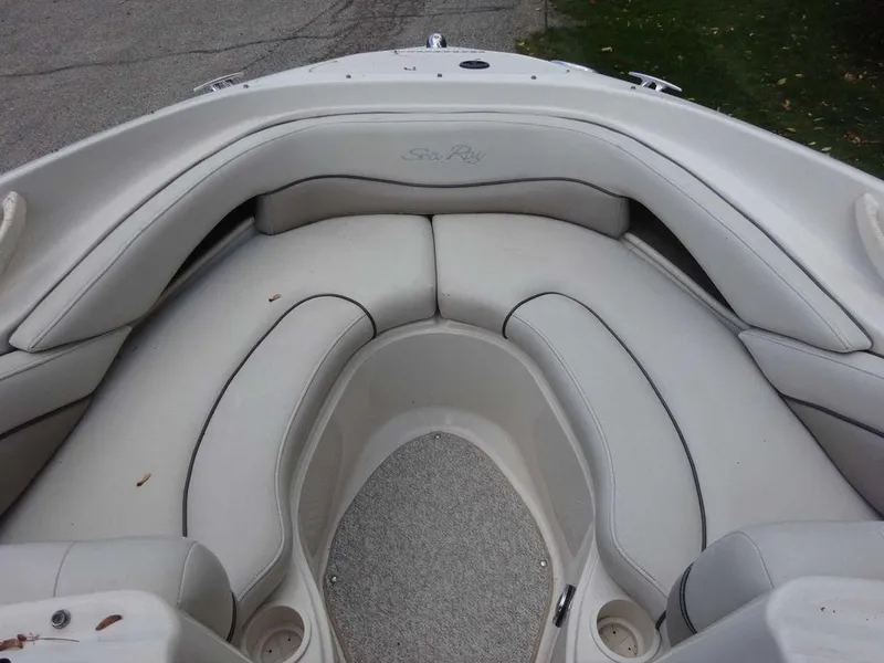 Slide: The Image of Sea Ray 200 Bow Rider 2003 - 63