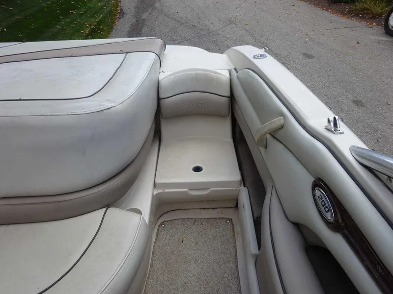 Slide: The Image of Sea Ray 200 Bow Rider 2003 - 69