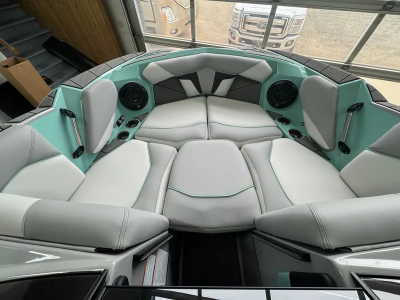 Centurion Fe22 2024 for Sale | MarineSource
