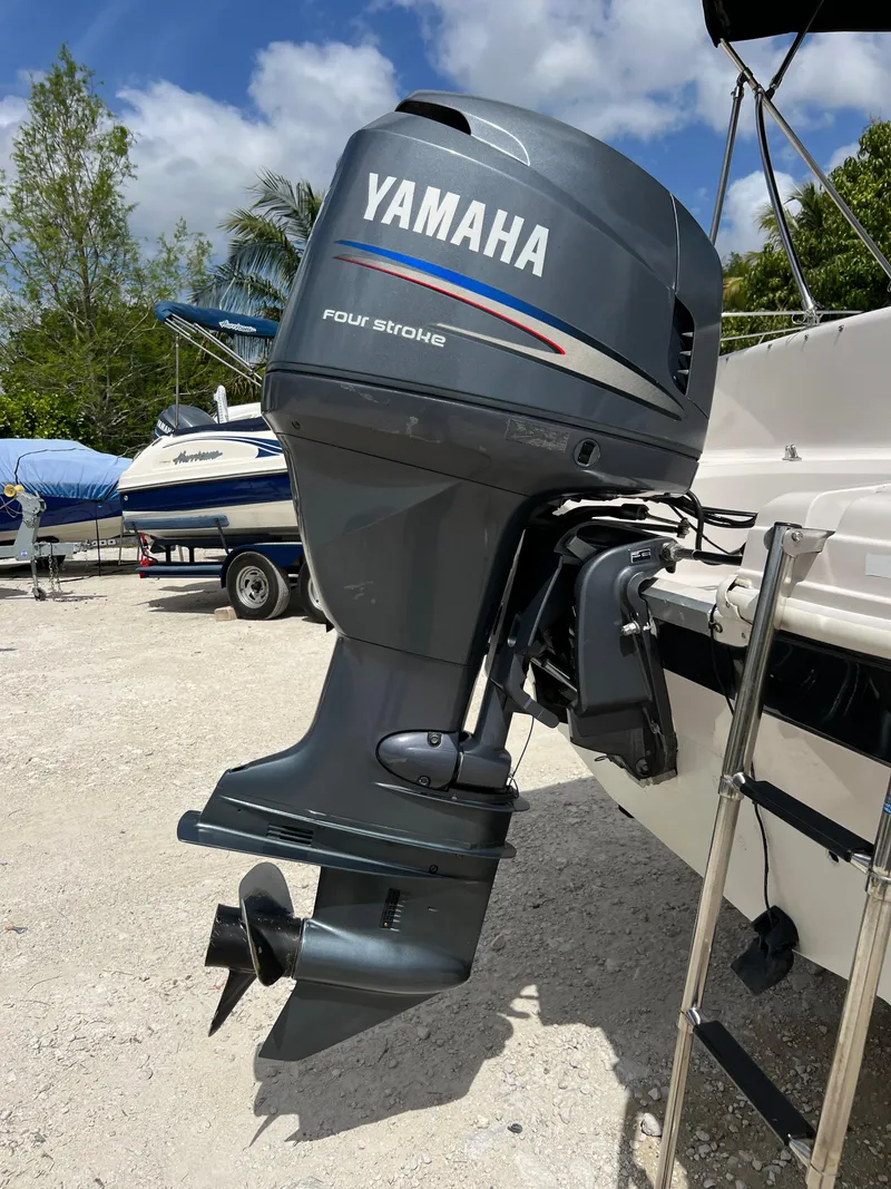 Slide: The Image of 2002 Hurricane 194 boat with Yamaha four-stroke outboard motor - 37