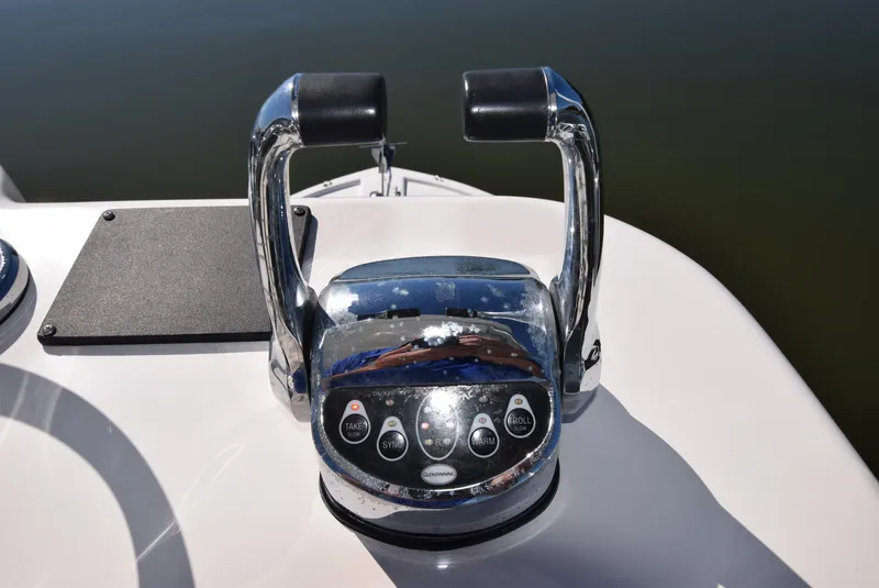 Slide: The Image of Custom SeaTek 36 Express 2008 - 21