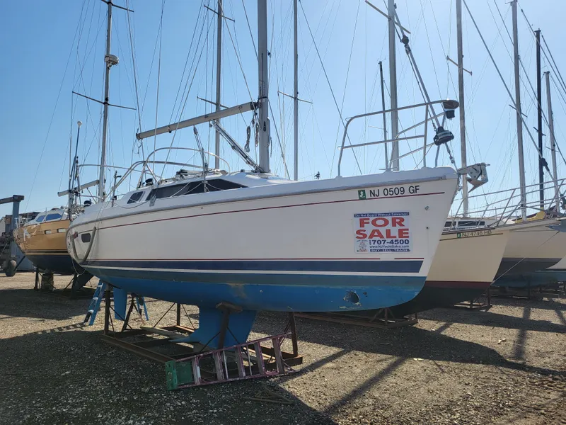 Slide: The Image of 1998 Hunter 280 sailboat for sale on shipyard. - 20