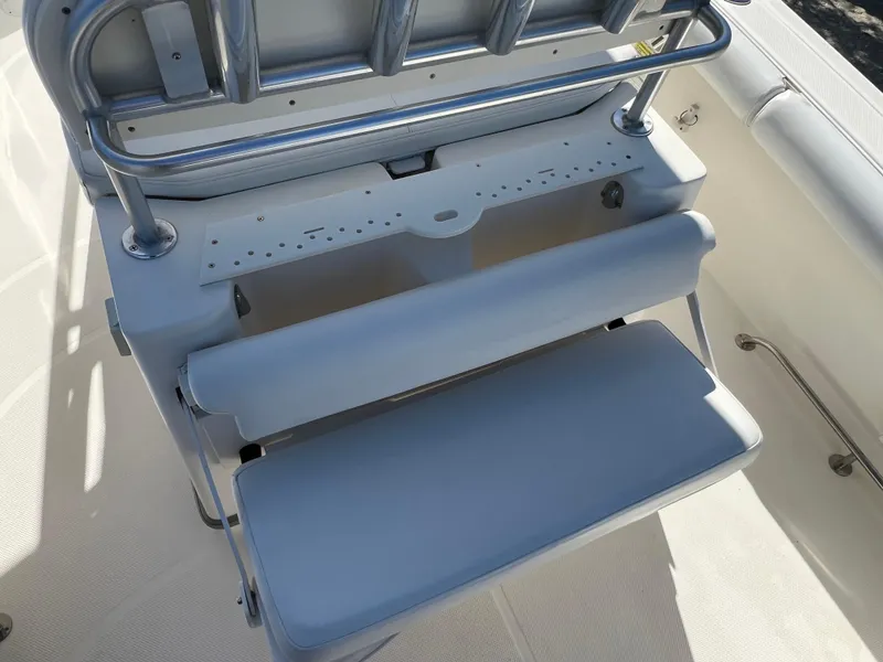 Slide: The Image of 2008 Trophy 2503 boat seating and storage area. - 19