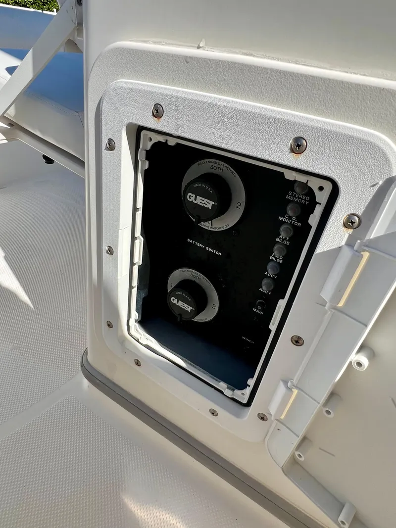 Slide: The Image of Control panel of a 2008 Trophy 2503 boat. - 27