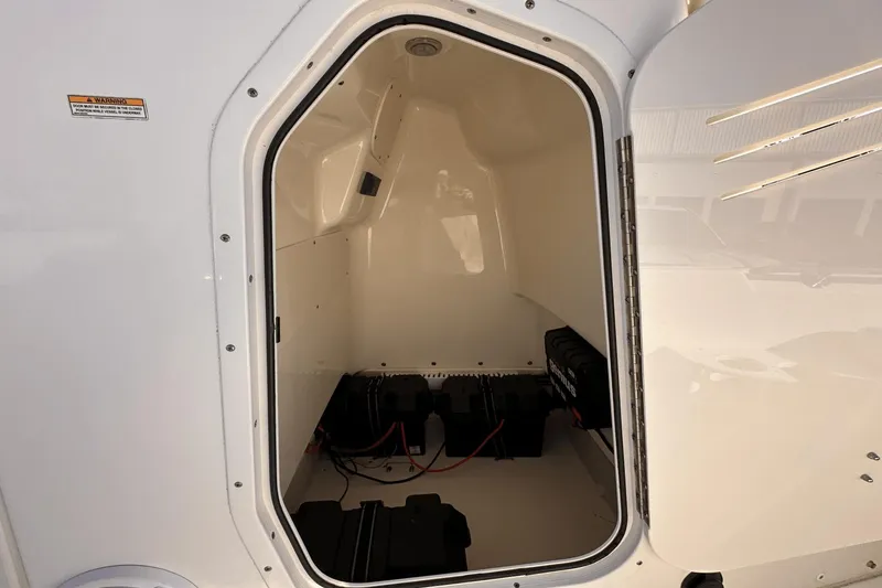 Slide: The Image of Boston Whaler 210 Dauntless 2019 - 26