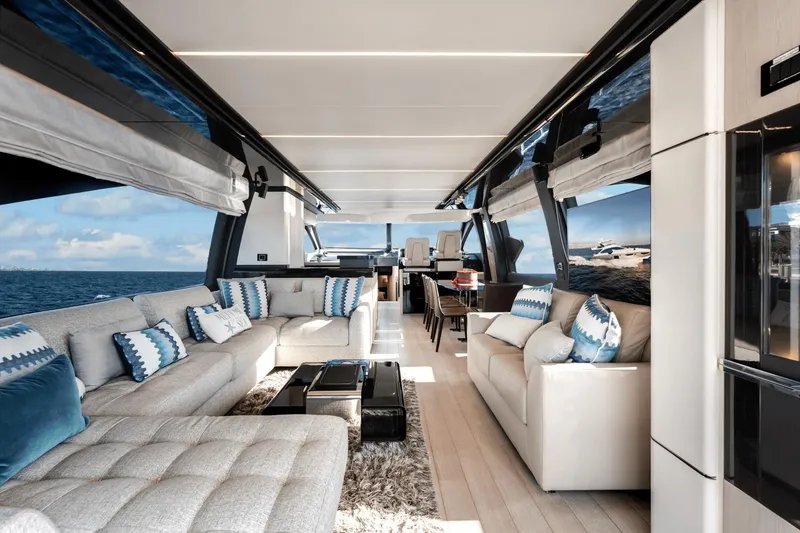 Slide: The Image of Azimut 72 Flybridge 2020 - 16