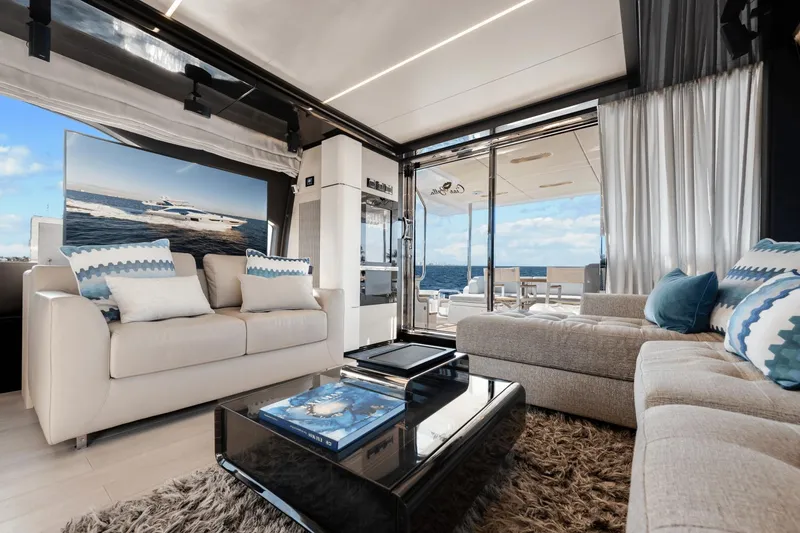 Slide: The Image of Azimut 72 Flybridge 2020 - 20