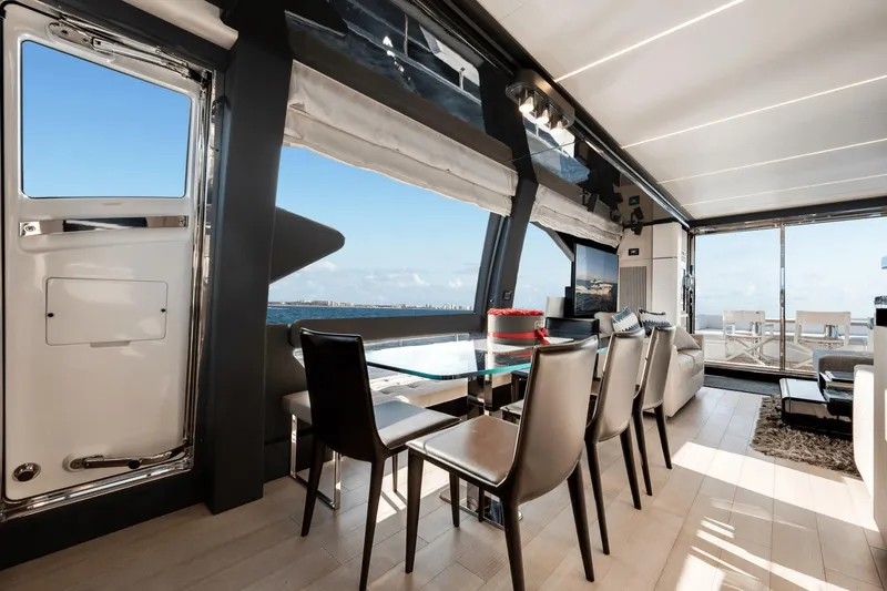 Slide: The Image of Azimut 72 Flybridge 2020 - 24