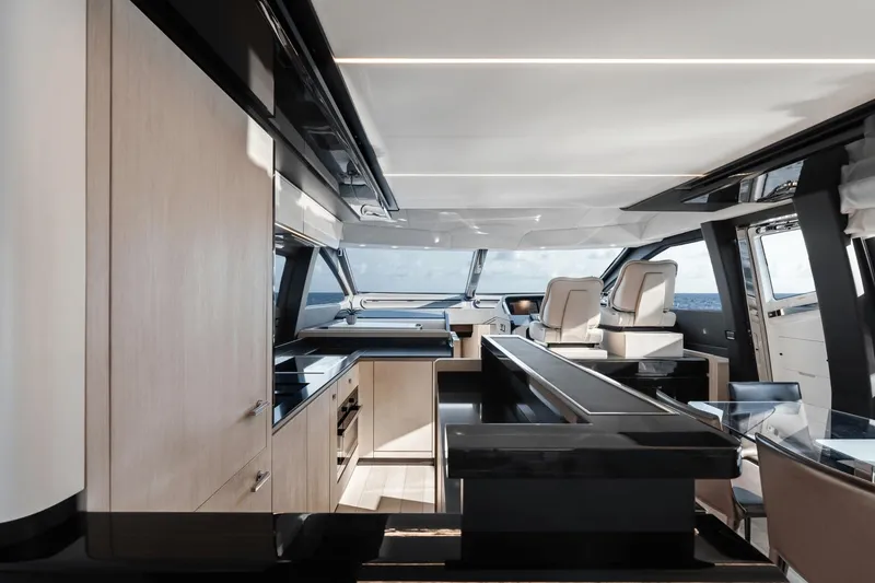 Slide: The Image of Azimut 72 Flybridge 2020 - 26