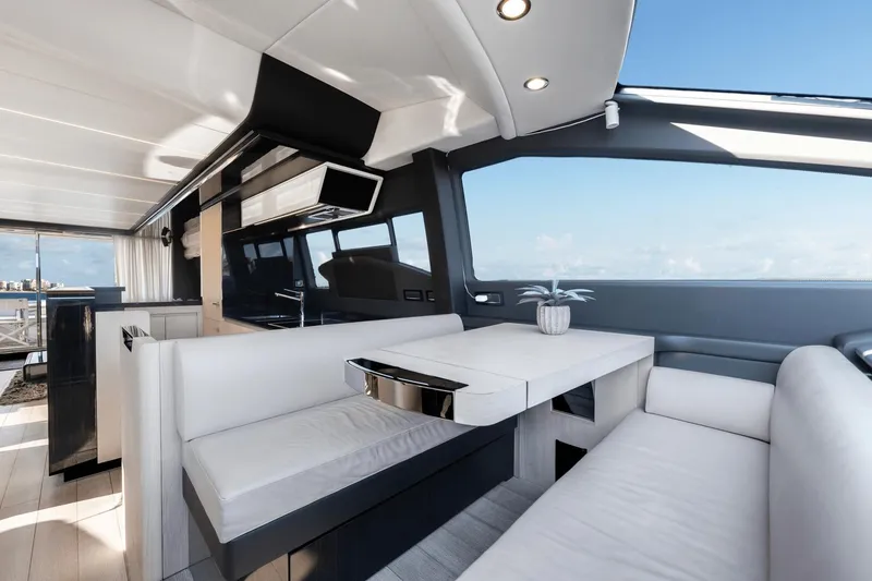 Slide: The Image of Azimut 72 Flybridge 2020 - 31