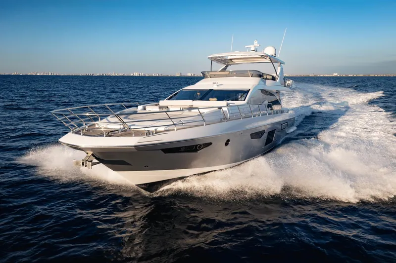Slide: The Image of Azimut 72 Flybridge 2020 - 5