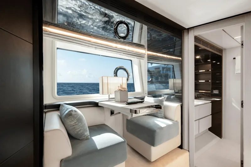 Slide: The Image of Azimut 72 Flybridge 2020 - 55
