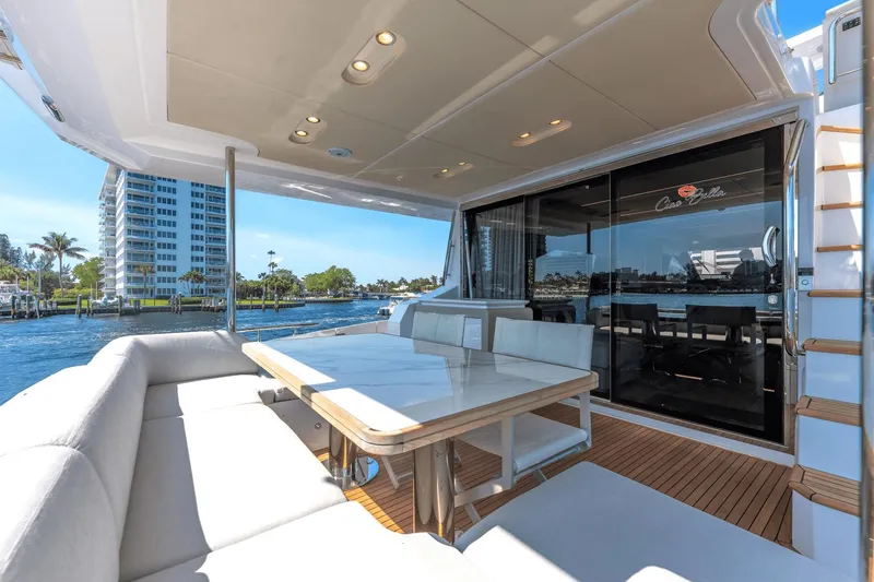 Slide: The Image of Azimut 72 Flybridge 2020 - 62