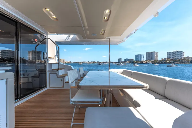 Slide: The Image of Azimut 72 Flybridge 2020 - 65