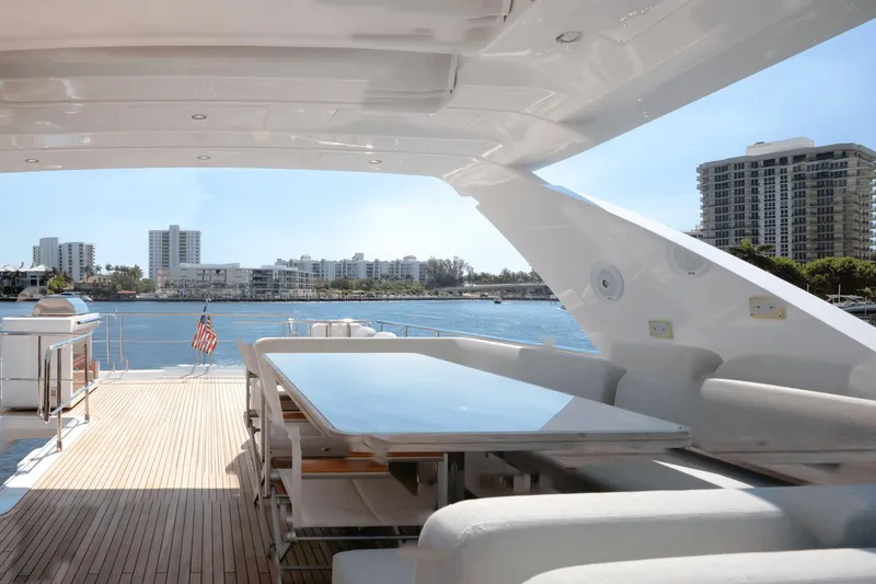 Slide: The Image of Azimut 72 Flybridge 2020 - 70