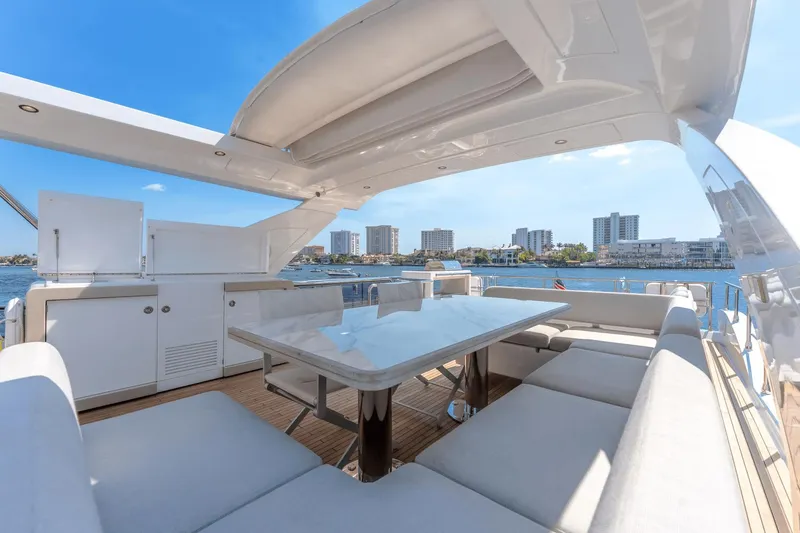 Slide: The Image of Azimut 72 Flybridge 2020 - 71