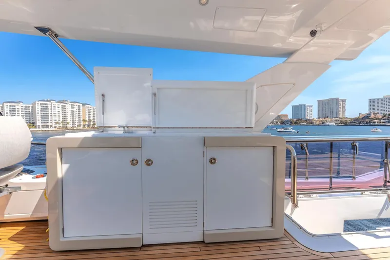 Slide: The Image of Azimut 72 Flybridge 2020 - 73