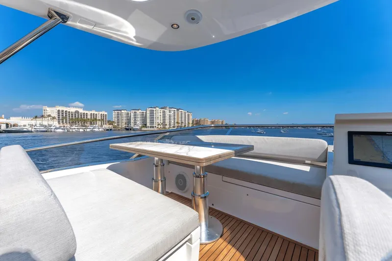 Slide: The Image of Azimut 72 Flybridge 2020 - 76