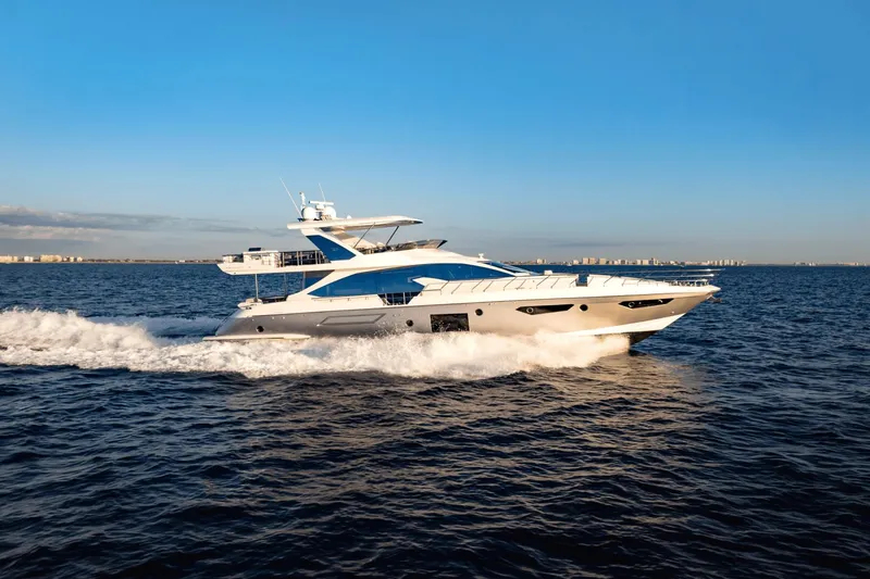 Slide: The Image of Azimut 72 Flybridge 2020 - 8