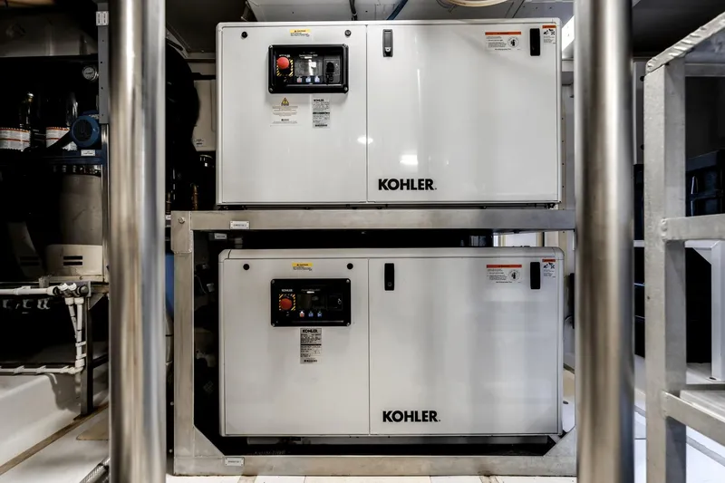 Slide: The Image of Azimut 72 Flybridge 2020 - 83