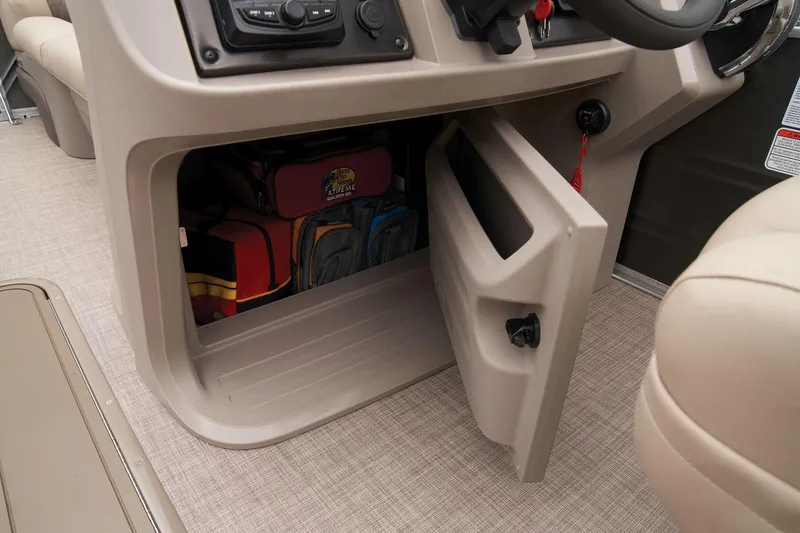 Slide: The Image of Sun Tracker Party Barge 22 RF XP3 2024 - 29