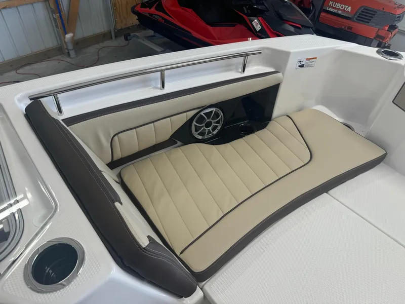 Slide: The Image of Yamaha 255 FSH Sport H 2024 - 11